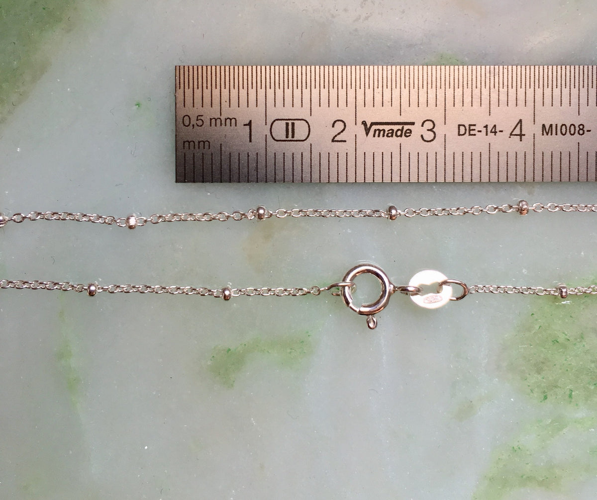 Zilveren kralenketting, lichte ketting