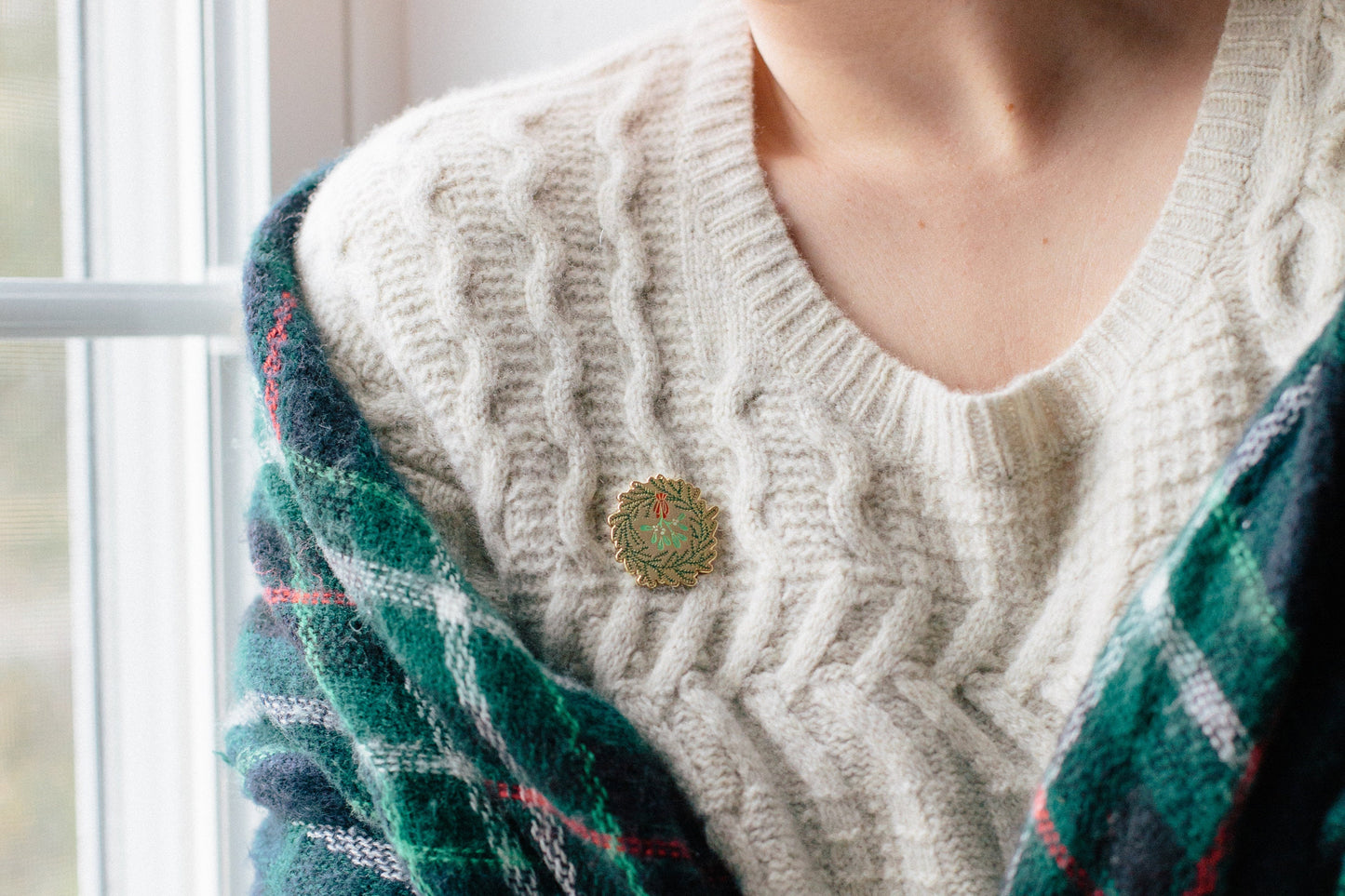Christmas wreath enamel pin