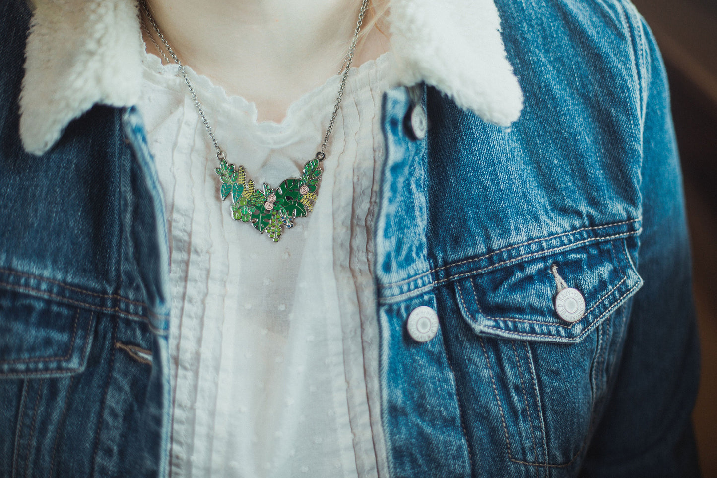 Plant bunting collar necklace