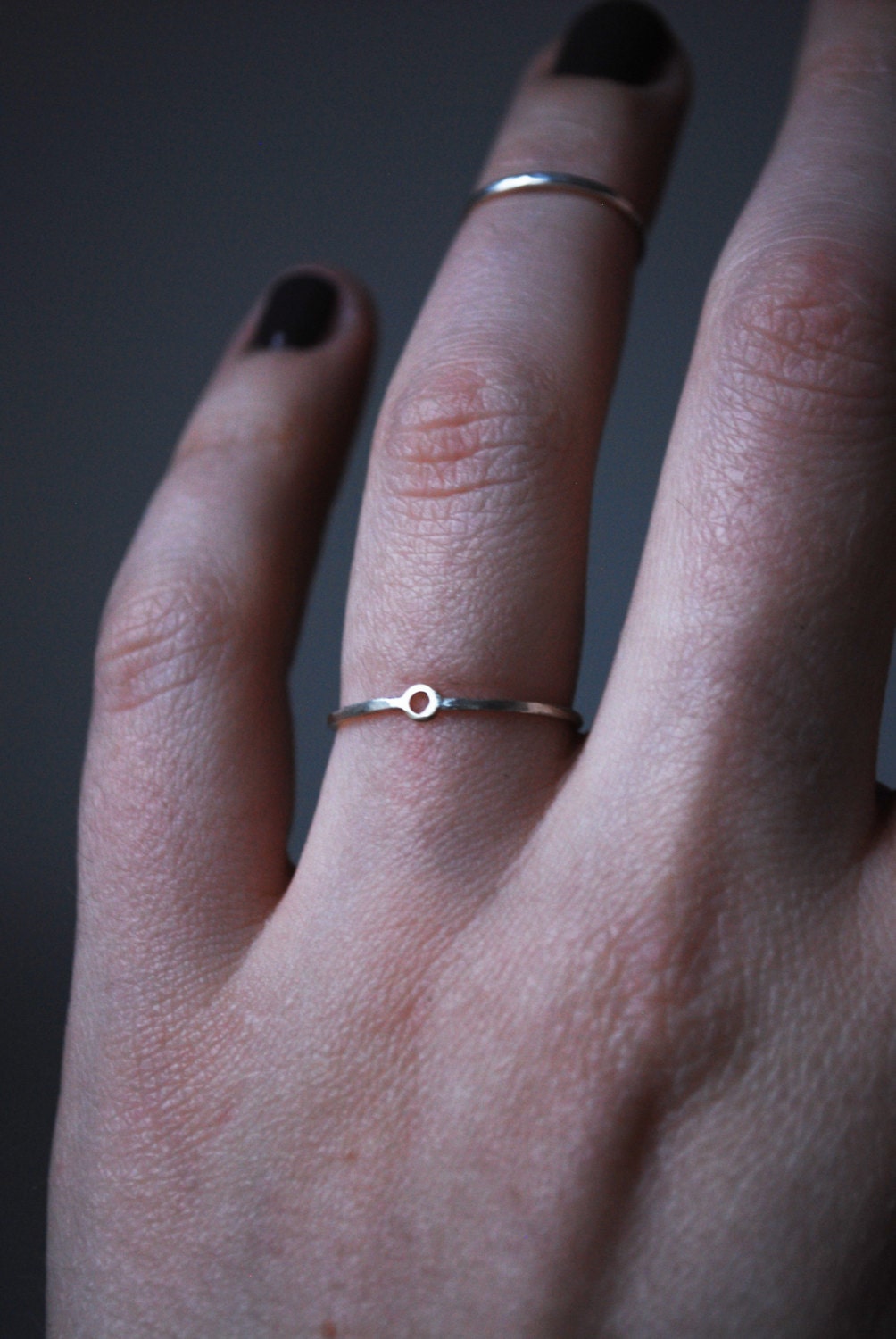 Stapelring van sterling zilver met 14k gouden cirkel