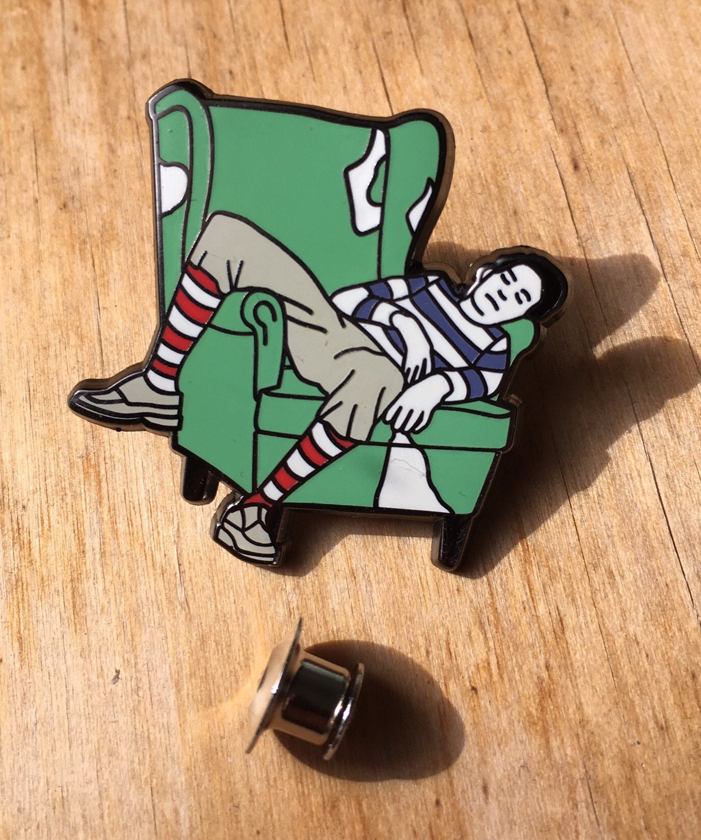 Hard enamel lazy man pin