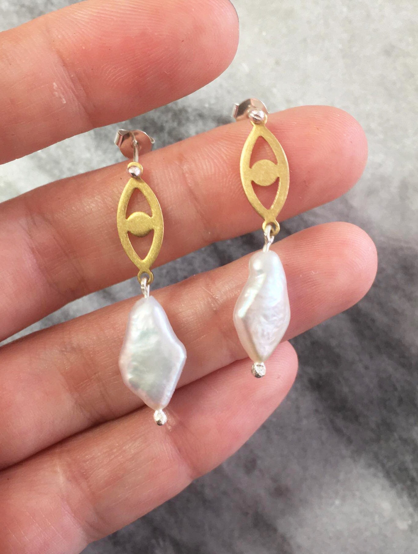 Orla earrings, brass, pearl and silver hooks