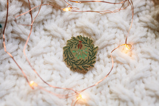 Christmas wreath enamel pin