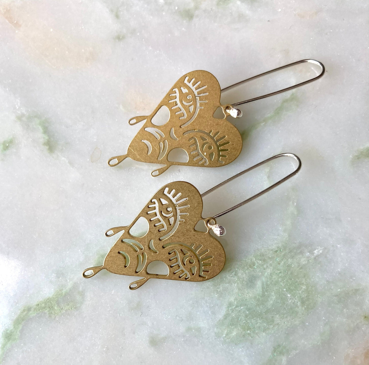 Raul oorbellen | Messing en Eco sterling zilveren bloedend hart planchette oorbellen