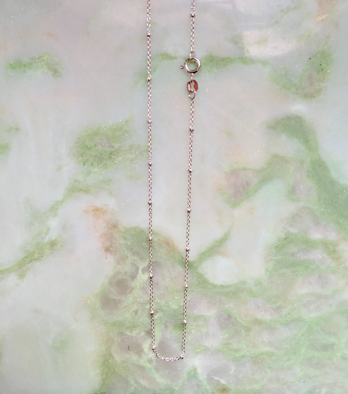 Zilveren kralenketting, lichte ketting