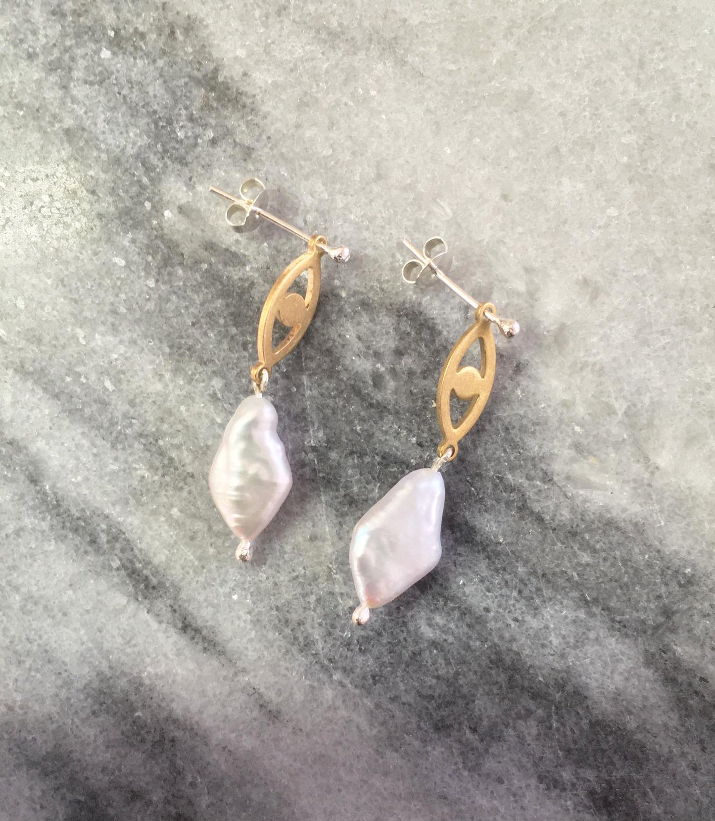 Orla earrings, brass, pearl and silver hooks