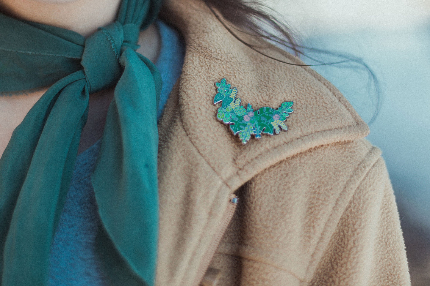 Plant wreath pin