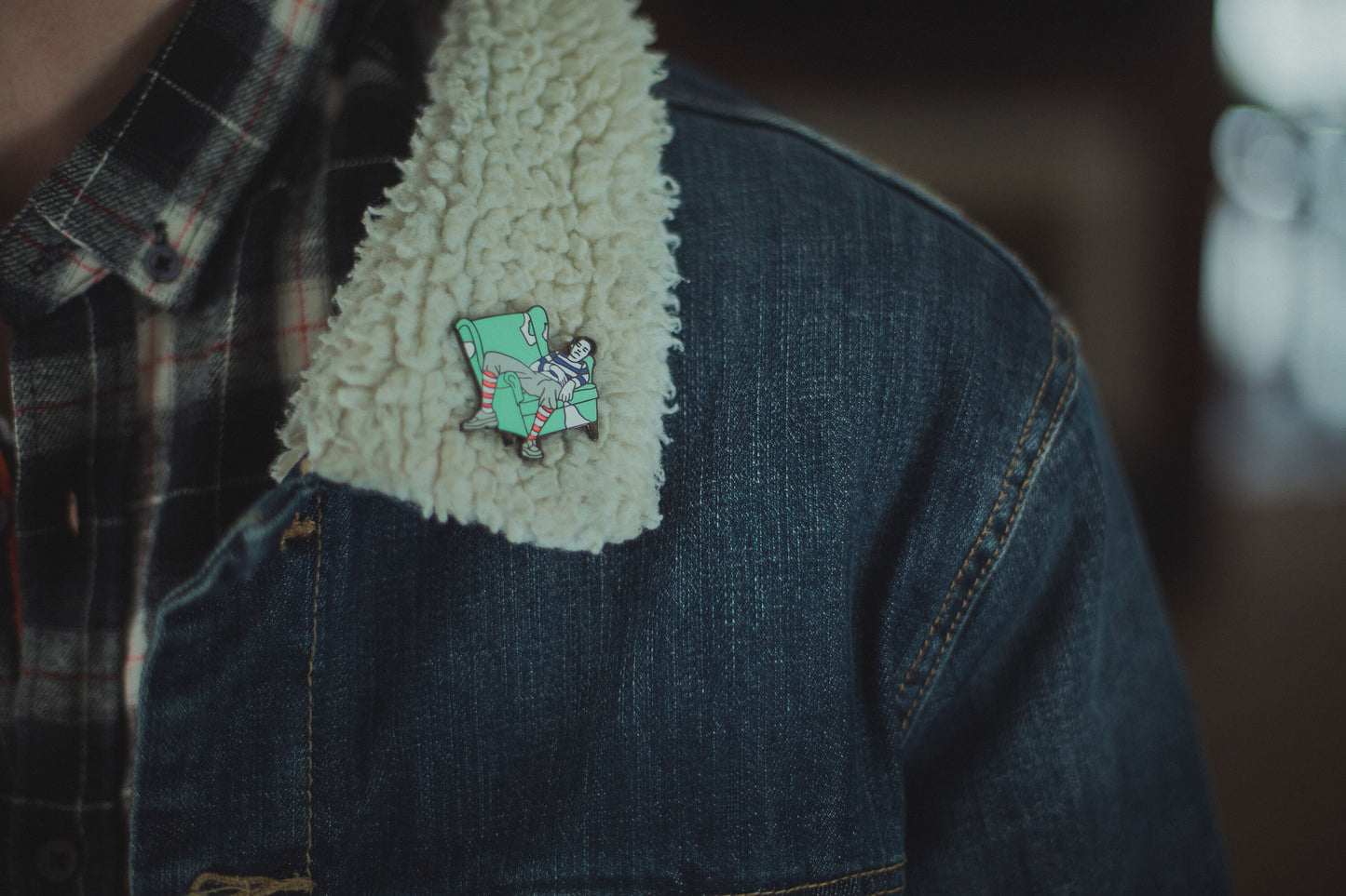 Hard enamel lazy man pin