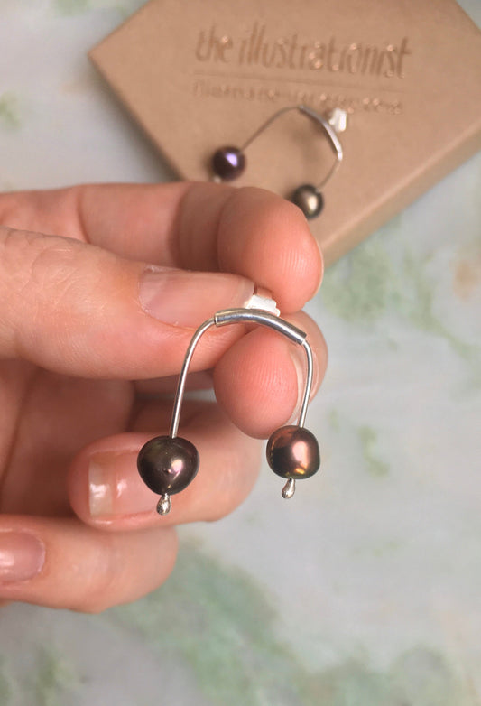 Modern pearl earrings