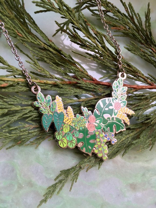 Plant bunting collar necklace