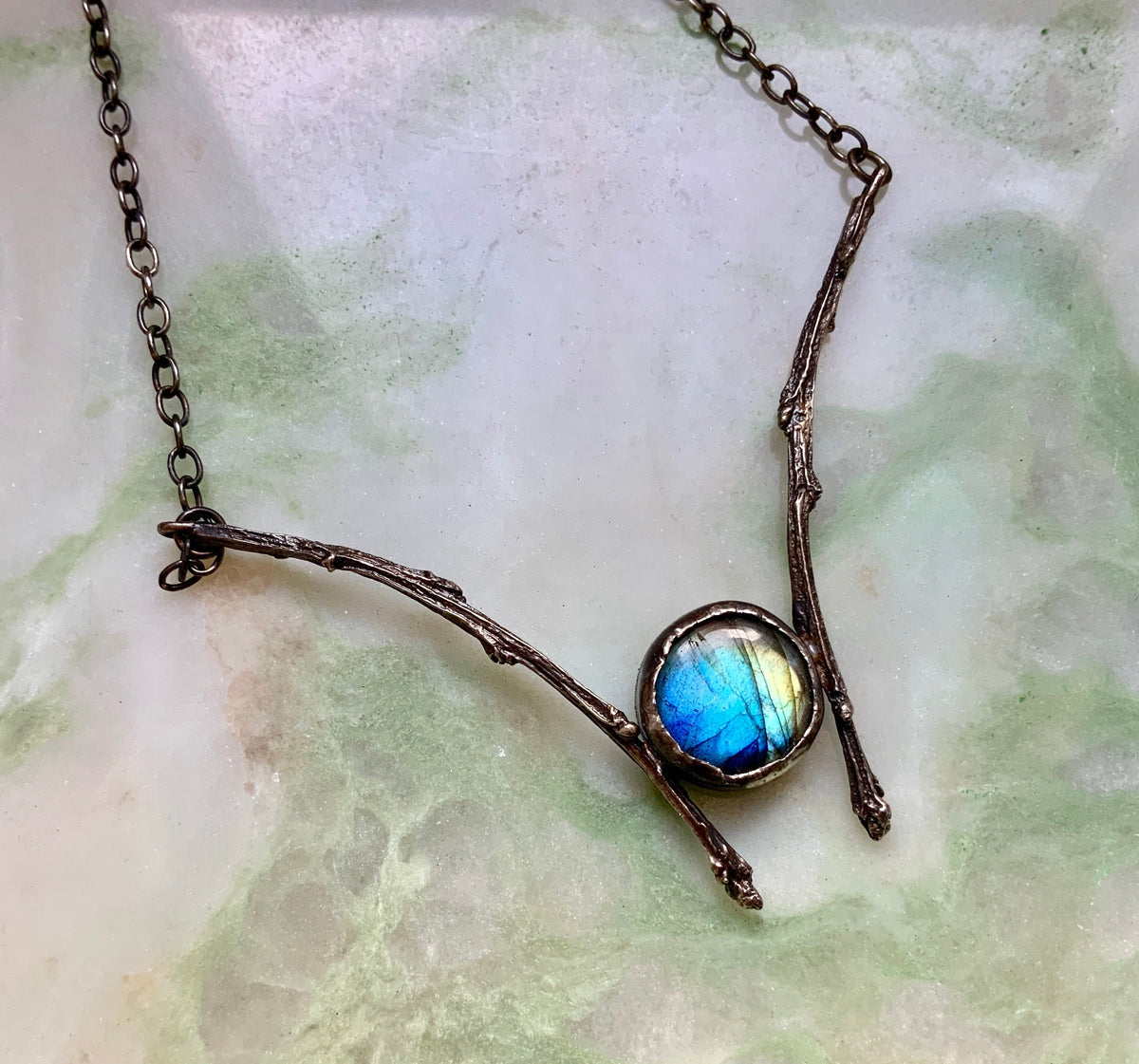 Mos ketting, Zilveren takjesketting met labradoriet